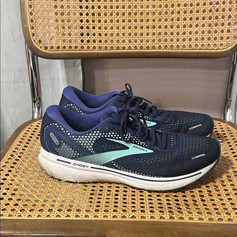 Brooks Women’s Athletic Shoes - Navy and Mint